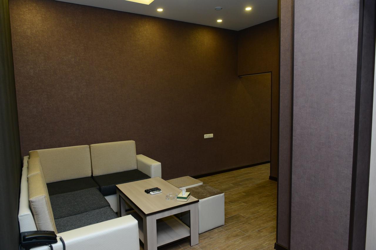 Eridana Hotel Erivan Exterior foto