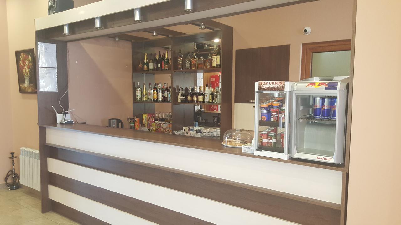 Eridana Hotel Erivan Exterior foto