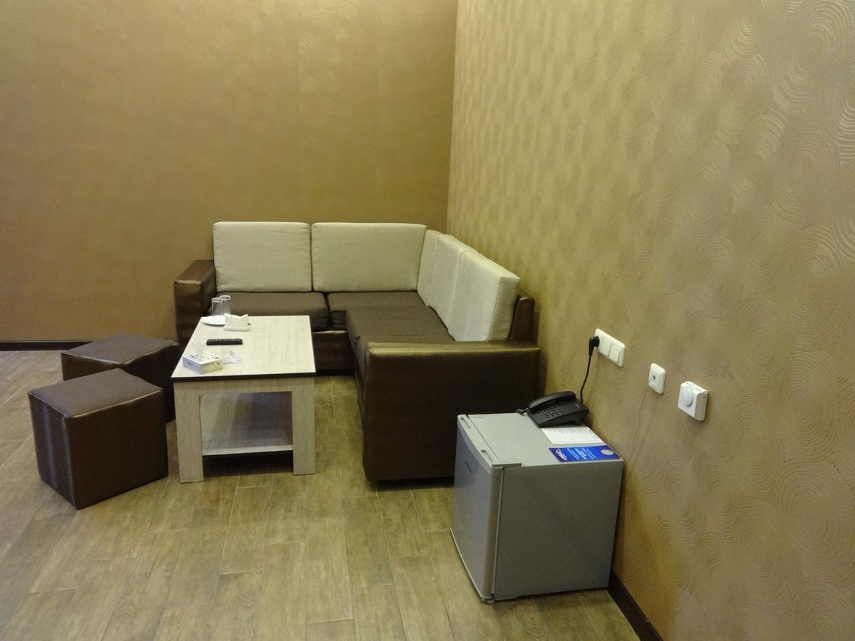Eridana Hotel Erivan Exterior foto