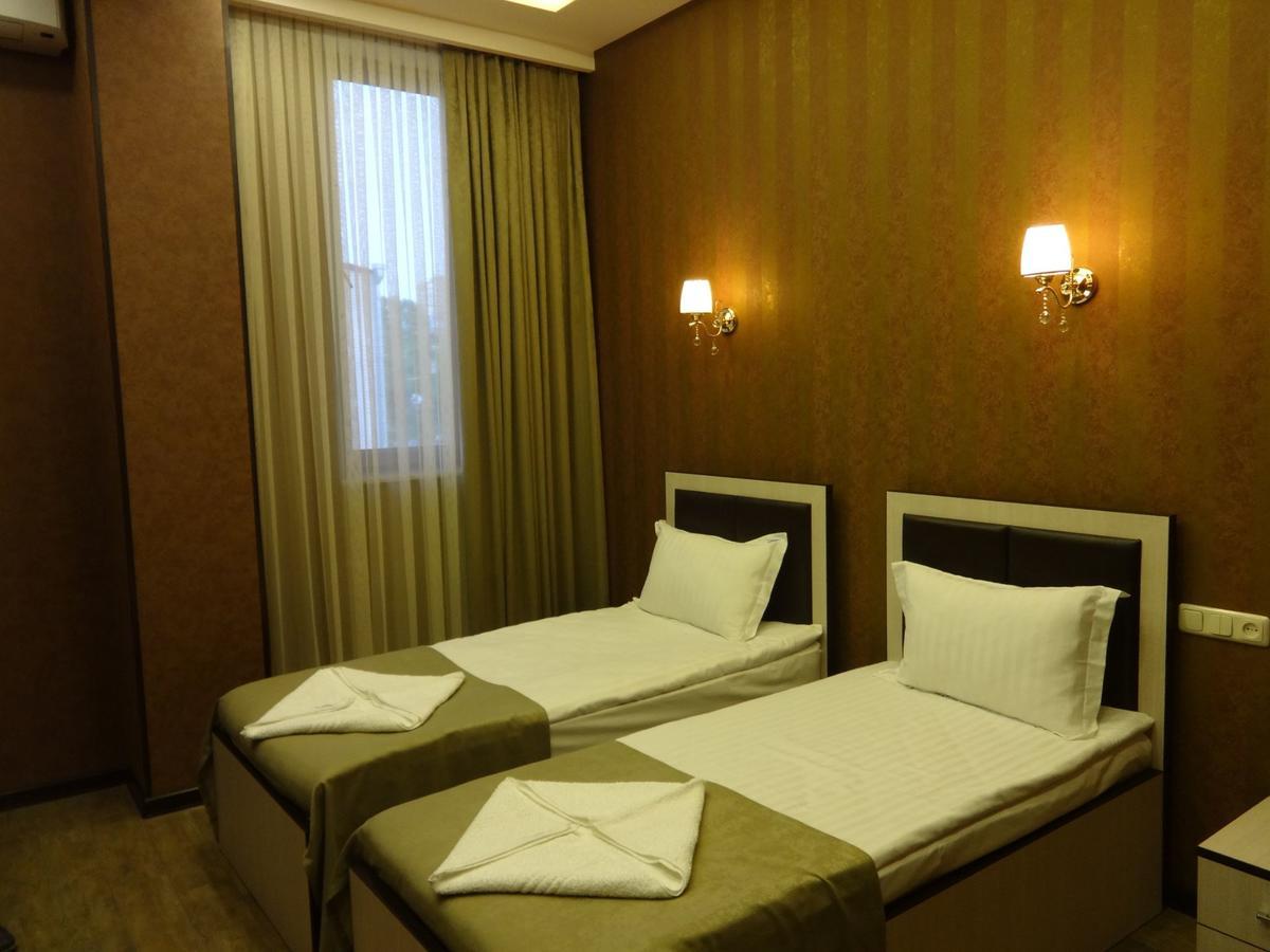 Eridana Hotel Erivan Exterior foto