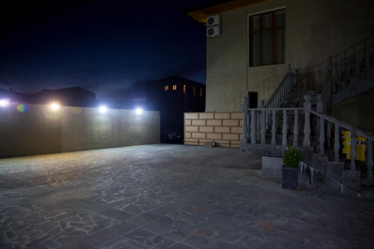 Eridana Hotel Erivan Exterior foto