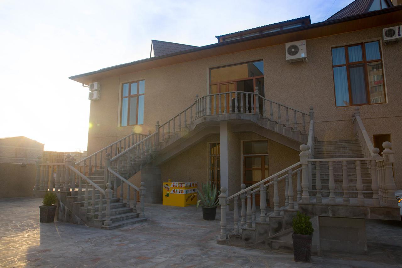 Eridana Hotel Erivan Exterior foto